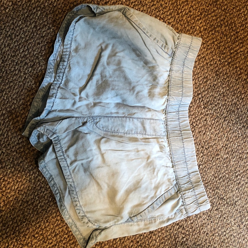 American Eagle women’s shorts